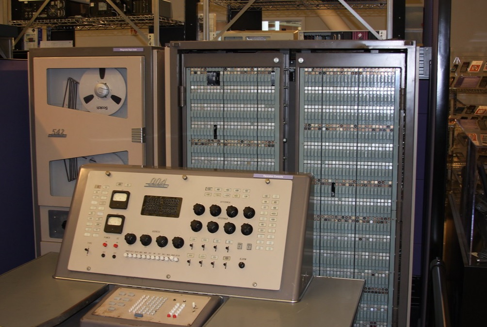 Un sistema de computadora central, en exhibición en el Museo de Historia de la Computadora, en Mountain View, California.