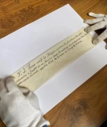 Descubren una nota de 1825 en antiguo una cápsula del tiempo