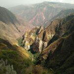 What does it mean to dream of ravines?