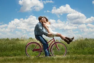 Imagen de la nota: Pareja ideal para el hombre Acuario: qué mujer lo enamora de verdad