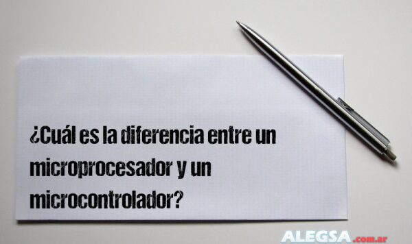 ¿Cuál es la diferencia entre un microprocesador y un microcontrolador?